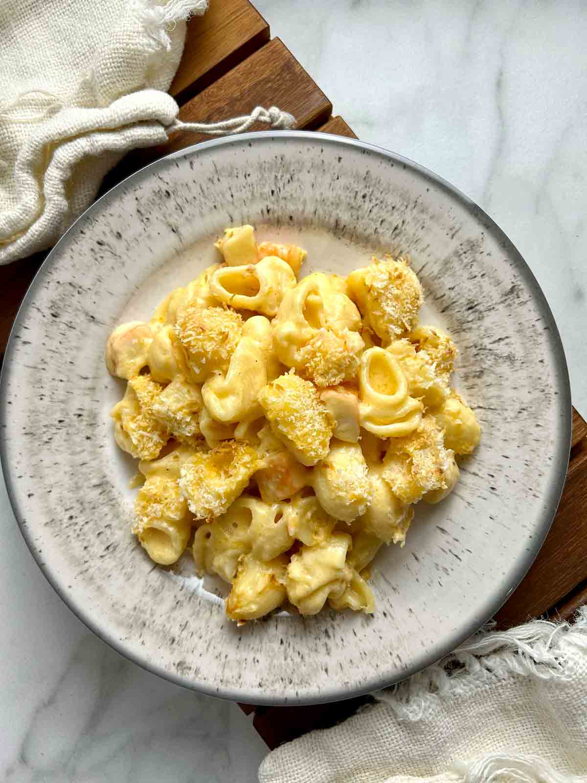 plate of imitation crab mac and cheese.