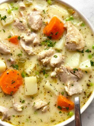 bowl of creamy chicken stew.