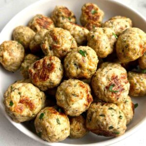 close up of turkey meatballs in bowl.